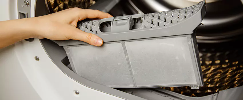 Signs Of A Clogged Dryer Lint Trap in Central Islip, New York